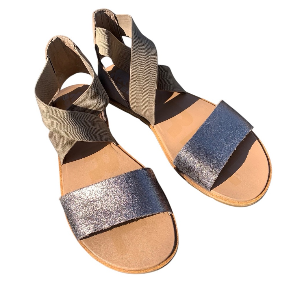 WOMEN'S ELLA II FLAT SANDAL (EUC) - 7.5 - metallic ash brown